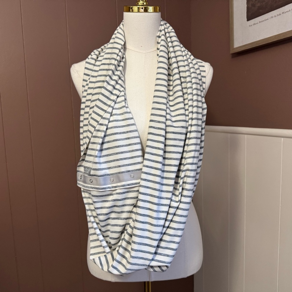 Nuroo Ivory & Gray Stripe Nursing Scarf